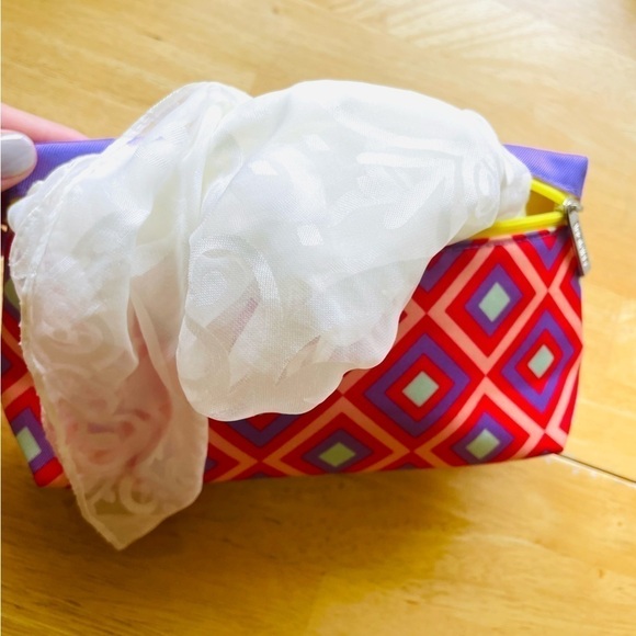 Brand New Clinique Toiletry/Makeup Bag - Picture 6 of 13